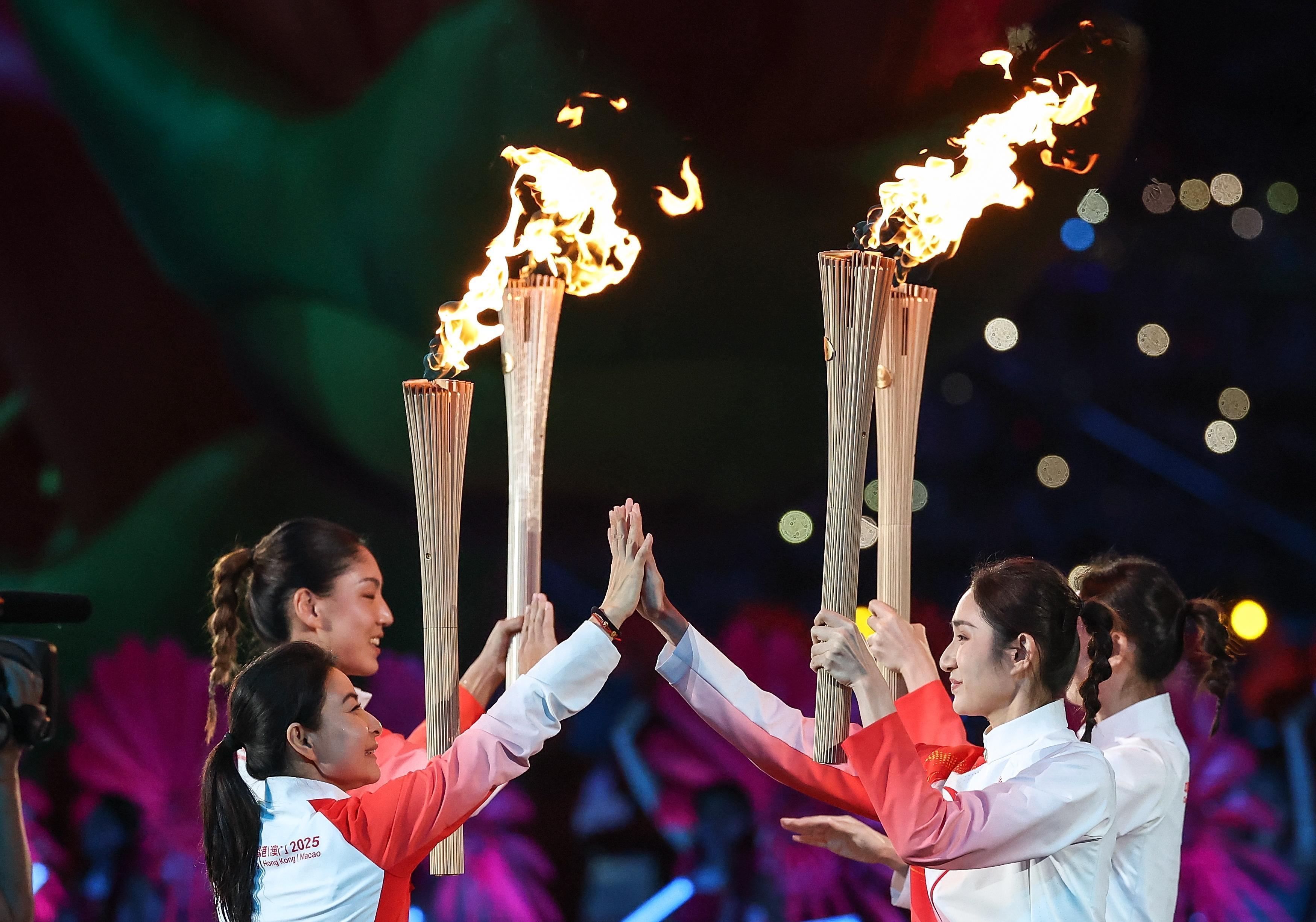 电光水雾系统营造“科技火焰” 十五运会开幕式主火炬惊艳亮相